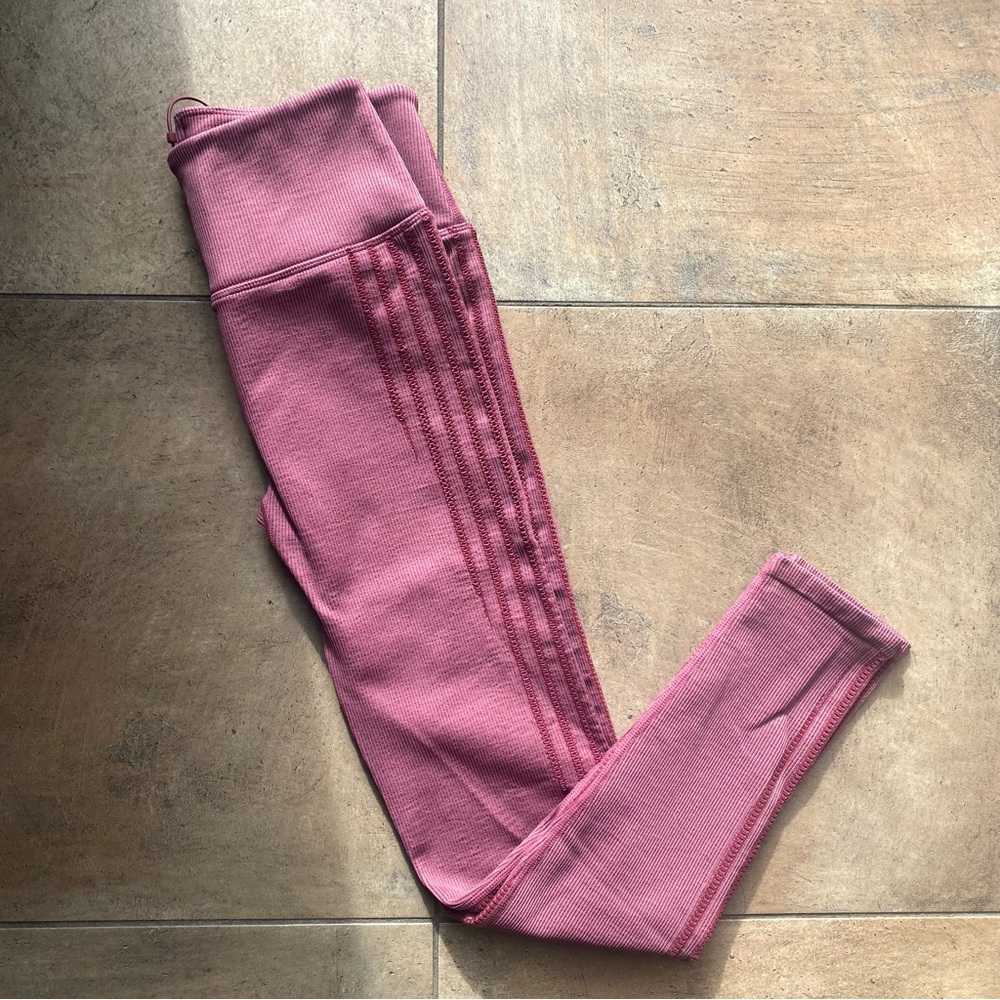 Fabletics Women’s Mauve Legging Size Small